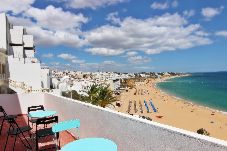 House in Albufeira - Casa dos Tios - Sea View, Beach & Old Town Center